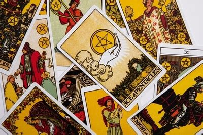 Cartomancia Online Grátis: Sua Sorte Revelada Pelas Cartas